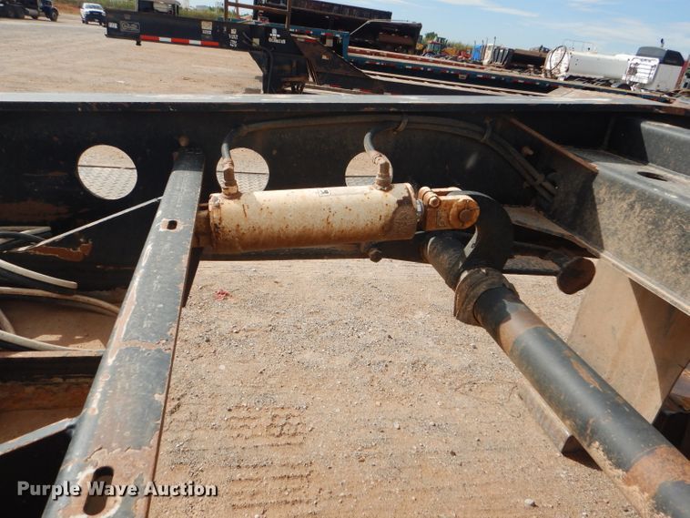 image for item DD4466 2007 Fontaine Magnitude 55L lowboy equipment trailer