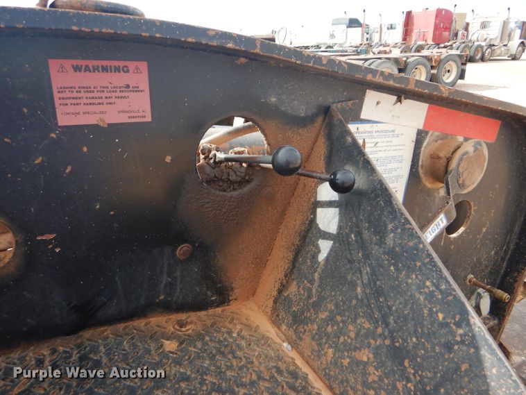 image for item DD4466 2007 Fontaine Magnitude 55L lowboy equipment trailer