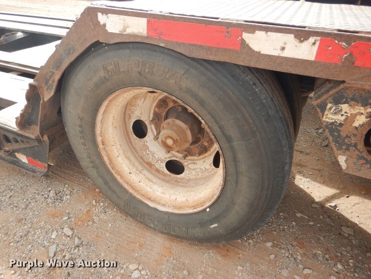 image for item DD4466 2007 Fontaine Magnitude 55L lowboy equipment trailer