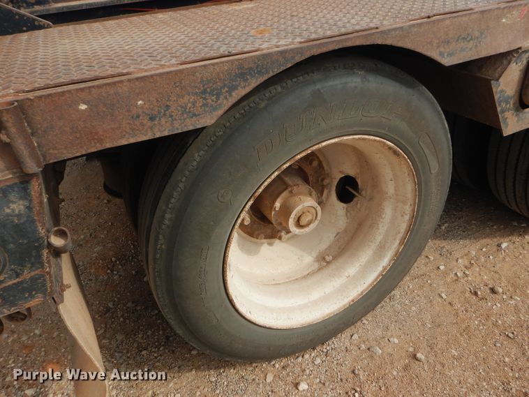 image for item DD4466 2007 Fontaine Magnitude 55L lowboy equipment trailer