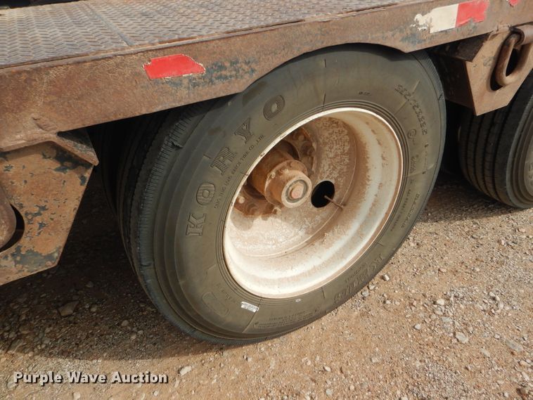 image for item DD4466 2007 Fontaine Magnitude 55L lowboy equipment trailer