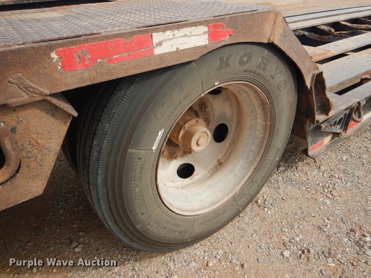 image for item DD4466 2007 Fontaine Magnitude 55L lowboy equipment trailer