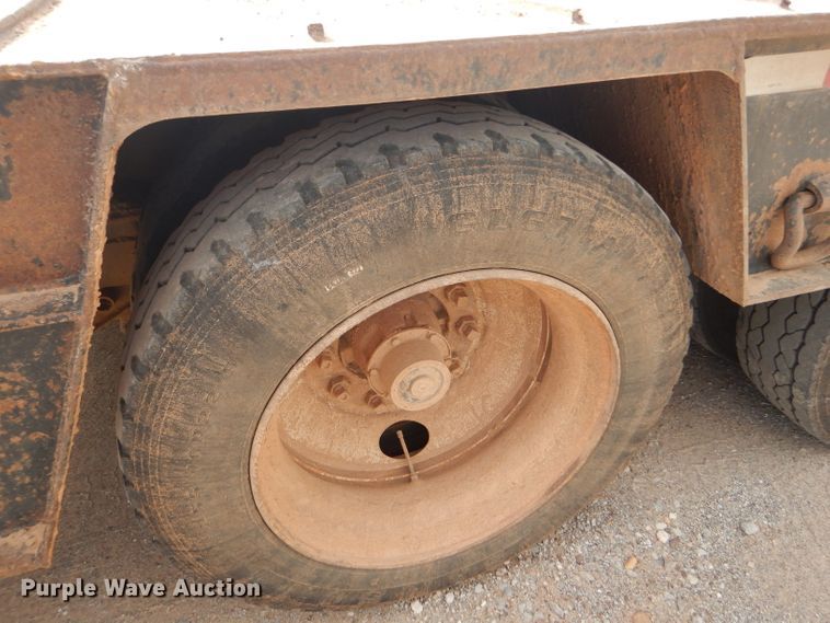 image for item DD4469 1999 Olvedi drop deck equipment trailer