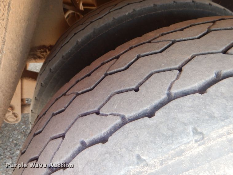 image for item DD4469 1999 Olvedi drop deck equipment trailer