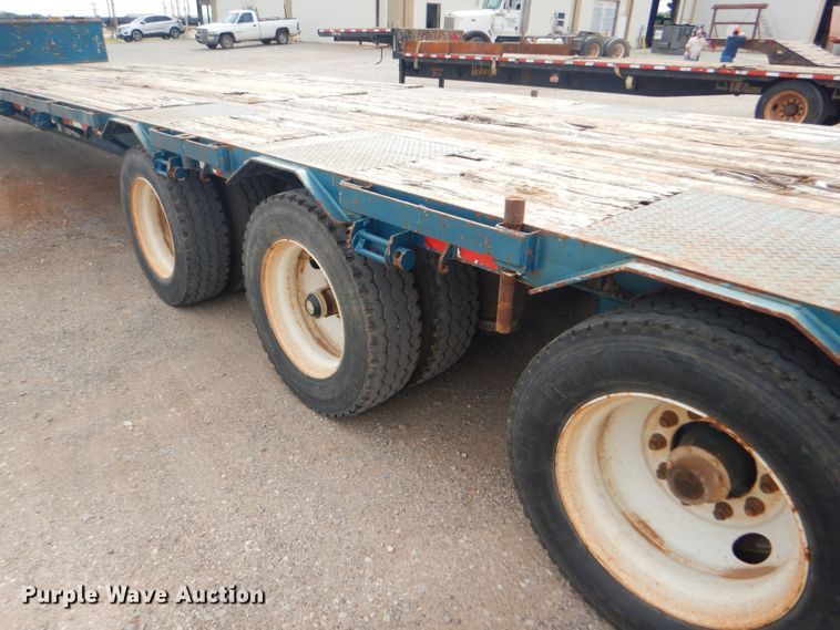 image for item DD4470 2007 Lode King drop deck trailer
