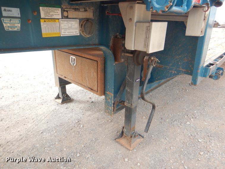 image for item DD4470 2007 Lode King drop deck trailer