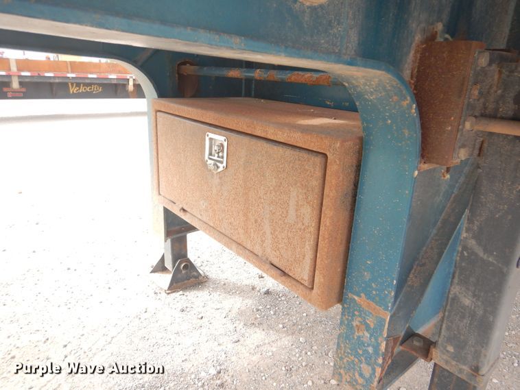 image for item DD4470 2007 Lode King drop deck trailer