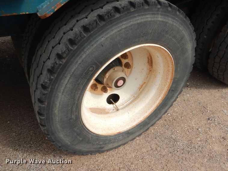 image for item DD4470 2007 Lode King drop deck trailer