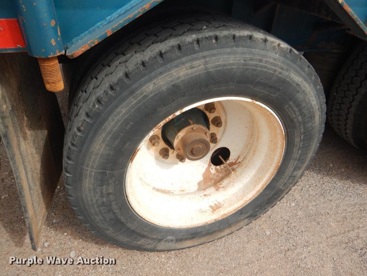 image for item DD4470 2007 Lode King drop deck trailer