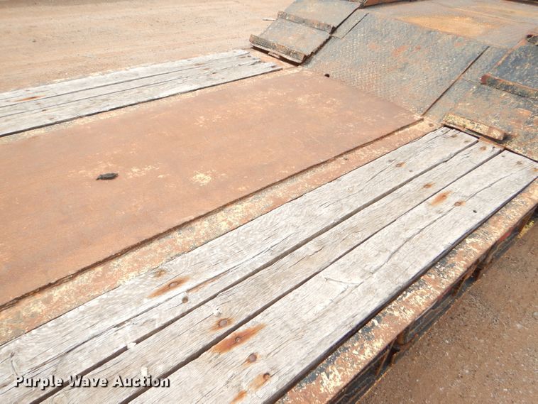 image for item DD4471 1989 Eager Beaver lowboy equipment trailer