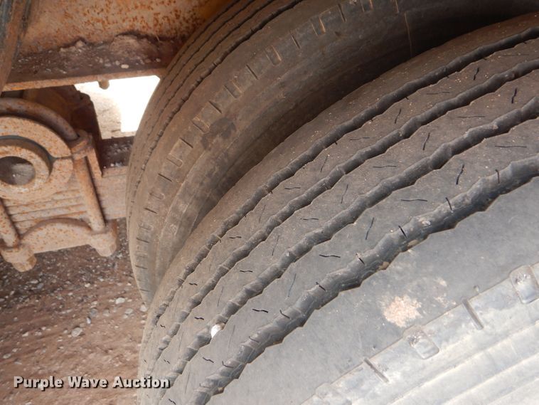 image for item DD4471 1989 Eager Beaver lowboy equipment trailer