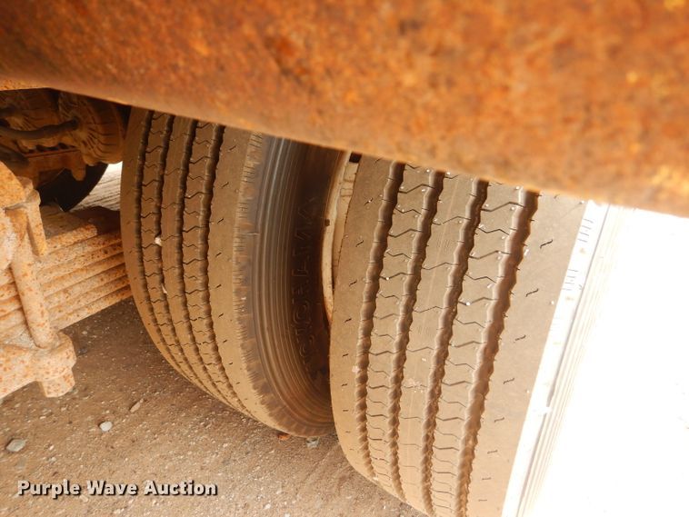 image for item DD4471 1989 Eager Beaver lowboy equipment trailer