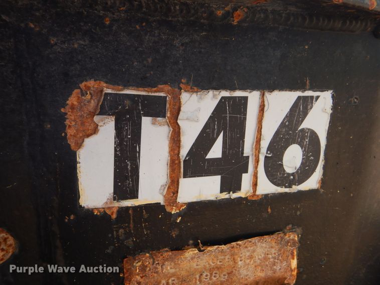 image for item DD4471 1989 Eager Beaver lowboy equipment trailer