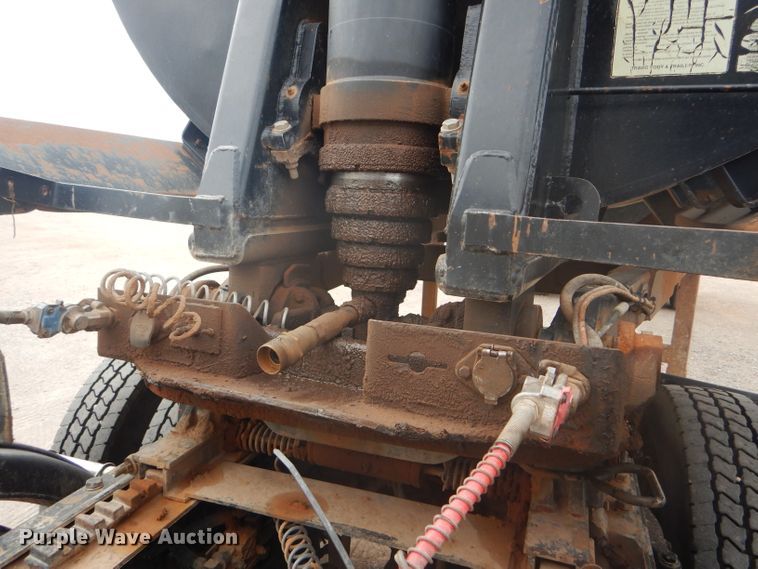 image for item DD4474 2000 Travis HRS end dump trailer