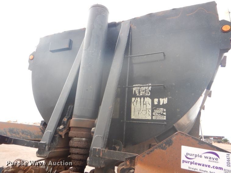 image for item DD4474 2000 Travis HRS end dump trailer