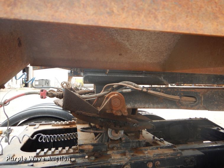 image for item DD4474 2000 Travis HRS end dump trailer