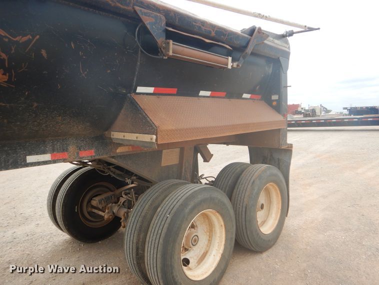 image for item DD4474 2000 Travis HRS end dump trailer