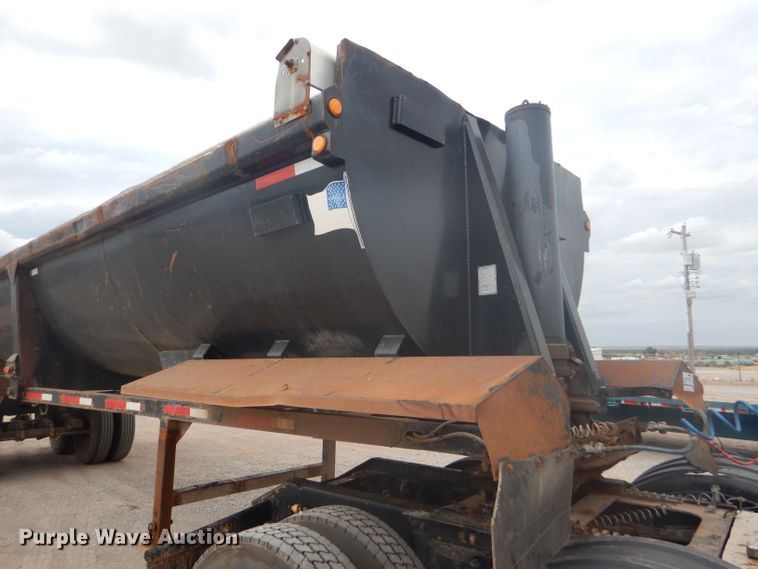 image for item DD4474 2000 Travis HRS end dump trailer