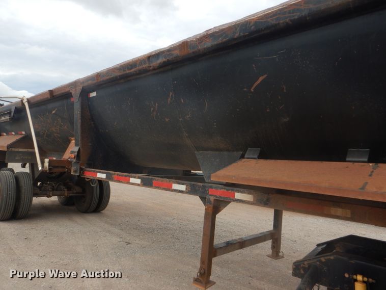 image for item DD4474 2000 Travis HRS end dump trailer