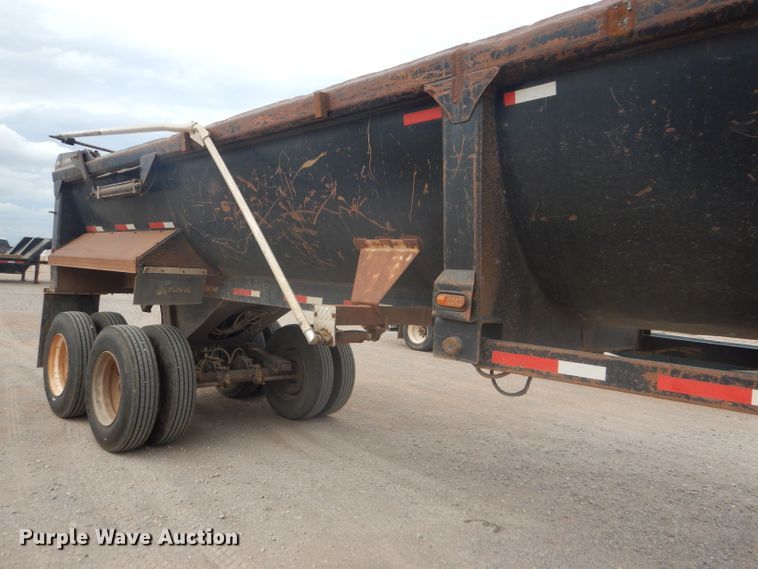 image for item DD4474 2000 Travis HRS end dump trailer