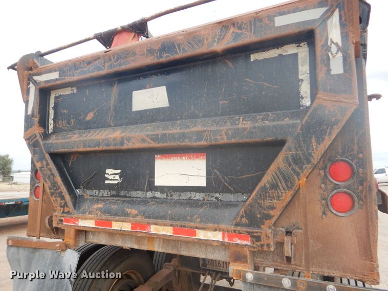 image for item DD4474 2000 Travis HRS end dump trailer