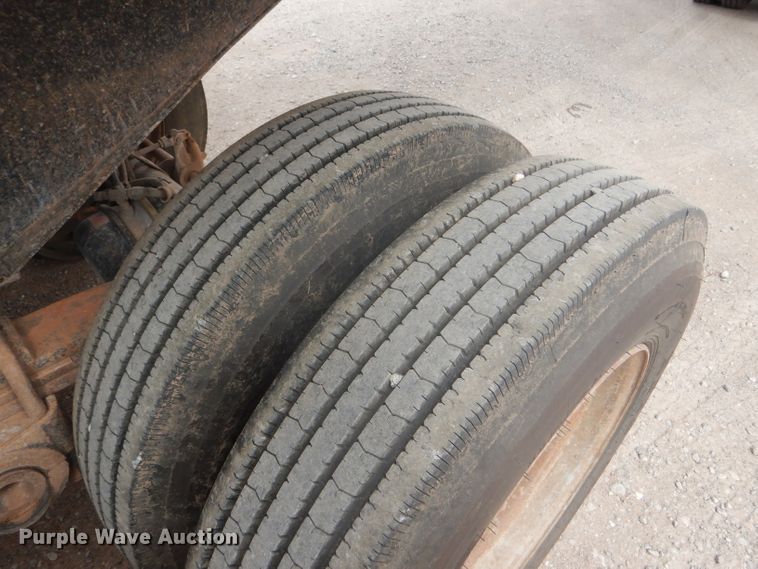 image for item DD4474 2000 Travis HRS end dump trailer