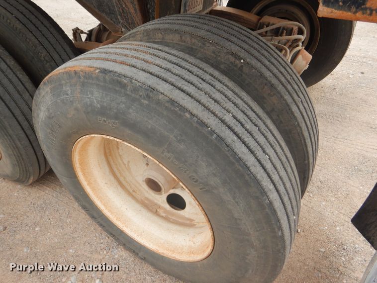 image for item DD4474 2000 Travis HRS end dump trailer