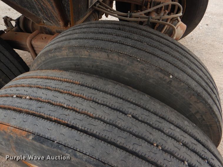 image for item DD4474 2000 Travis HRS end dump trailer