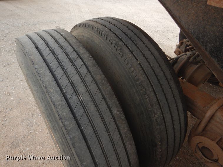 image for item DD4474 2000 Travis HRS end dump trailer