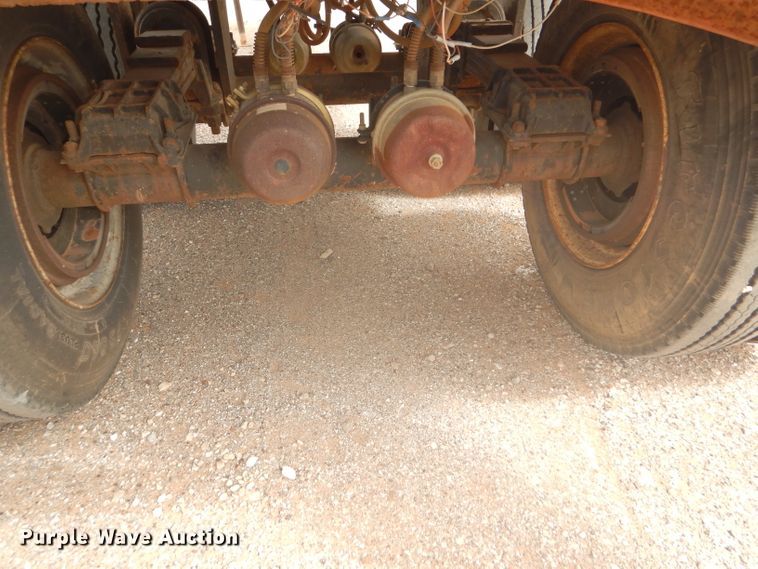 image for item DD4475 1995 Chief CHTD3057 end dump trailer