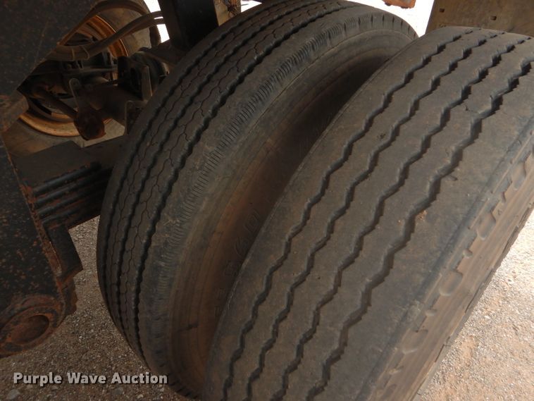 image for item DD4475 1995 Chief CHTD3057 end dump trailer