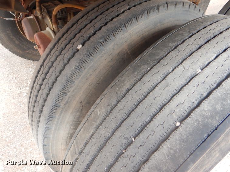 image for item DD4475 1995 Chief CHTD3057 end dump trailer