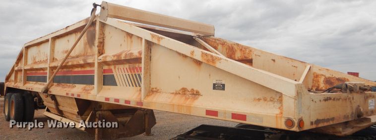 image for item DD4480 2013 Dakota bottom dump trailer