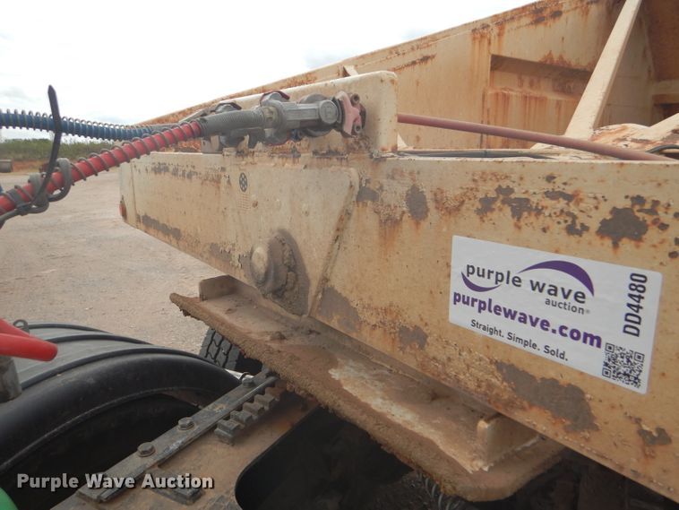 image for item DD4480 2013 Dakota bottom dump trailer