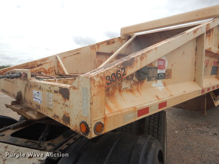 image for item DD4480 2013 Dakota bottom dump trailer