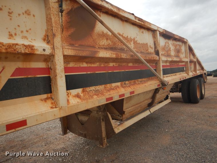 image for item DD4480 2013 Dakota bottom dump trailer