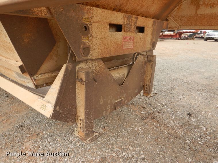 image for item DD4480 2013 Dakota bottom dump trailer