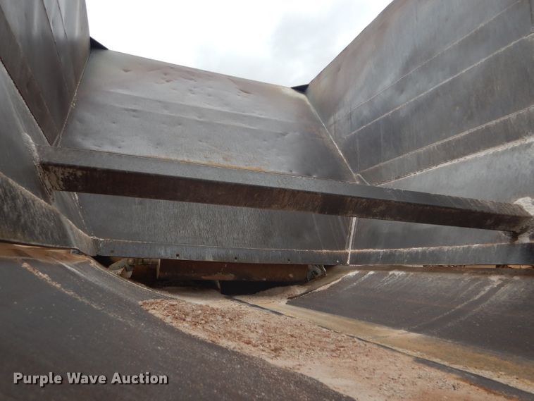 image for item DD4480 2013 Dakota bottom dump trailer