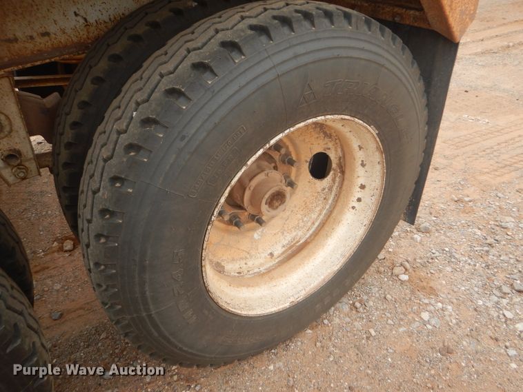 image for item DD4480 2013 Dakota bottom dump trailer