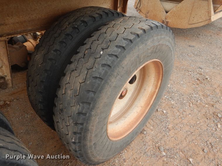 image for item DD4480 2013 Dakota bottom dump trailer