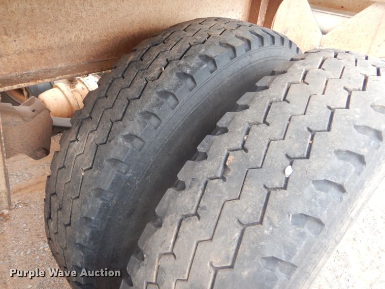 image for item DD4480 2013 Dakota bottom dump trailer