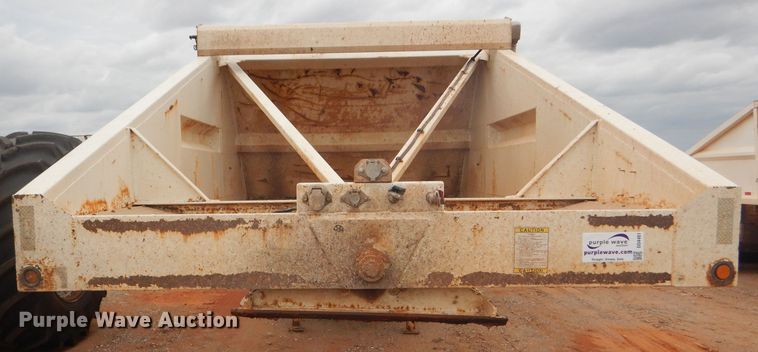 image for item DD4481 2013 Dakota bottom dump trailer