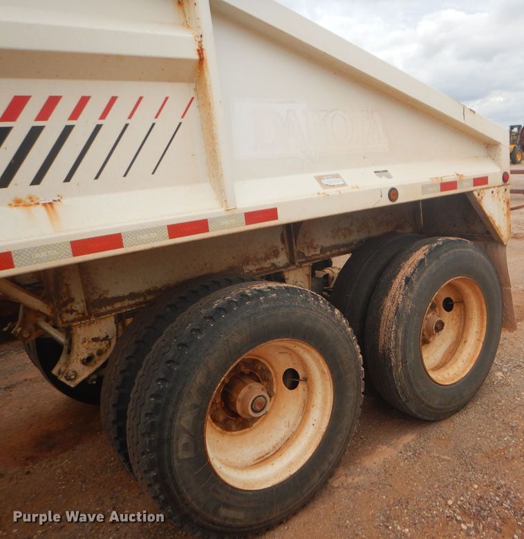 image for item DD4481 2013 Dakota bottom dump trailer