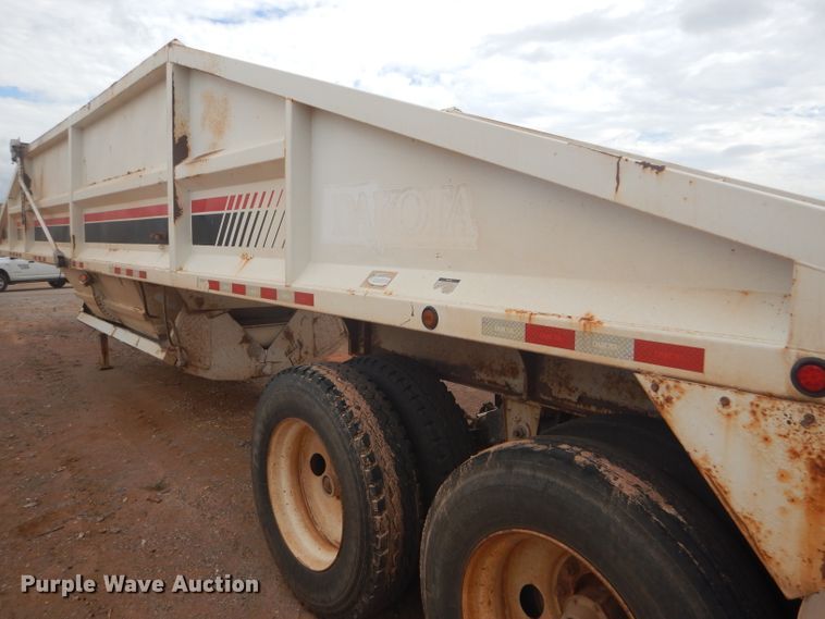 image for item DD4481 2013 Dakota bottom dump trailer
