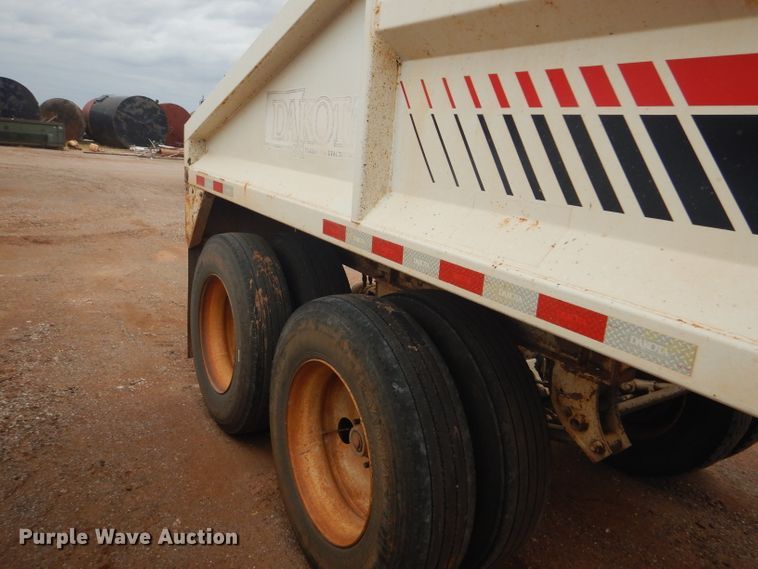 image for item DD4481 2013 Dakota bottom dump trailer