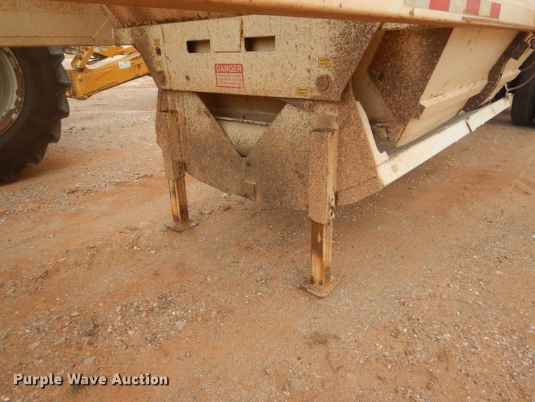 image for item DD4481 2013 Dakota bottom dump trailer