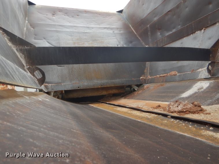 image for item DD4481 2013 Dakota bottom dump trailer