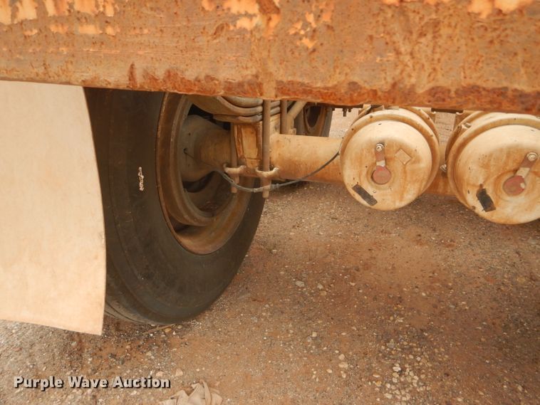 image for item DD4481 2013 Dakota bottom dump trailer