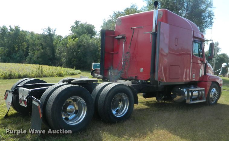 image for item DE4351 2003 Freightliner Century Class CST120 semi truck