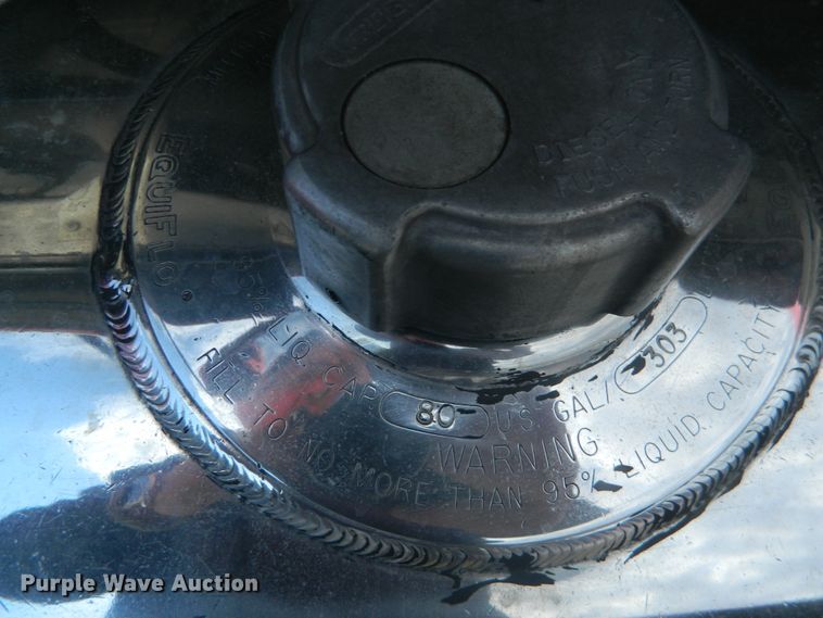 image for item DE4351 2003 Freightliner Century Class CST120 semi truck